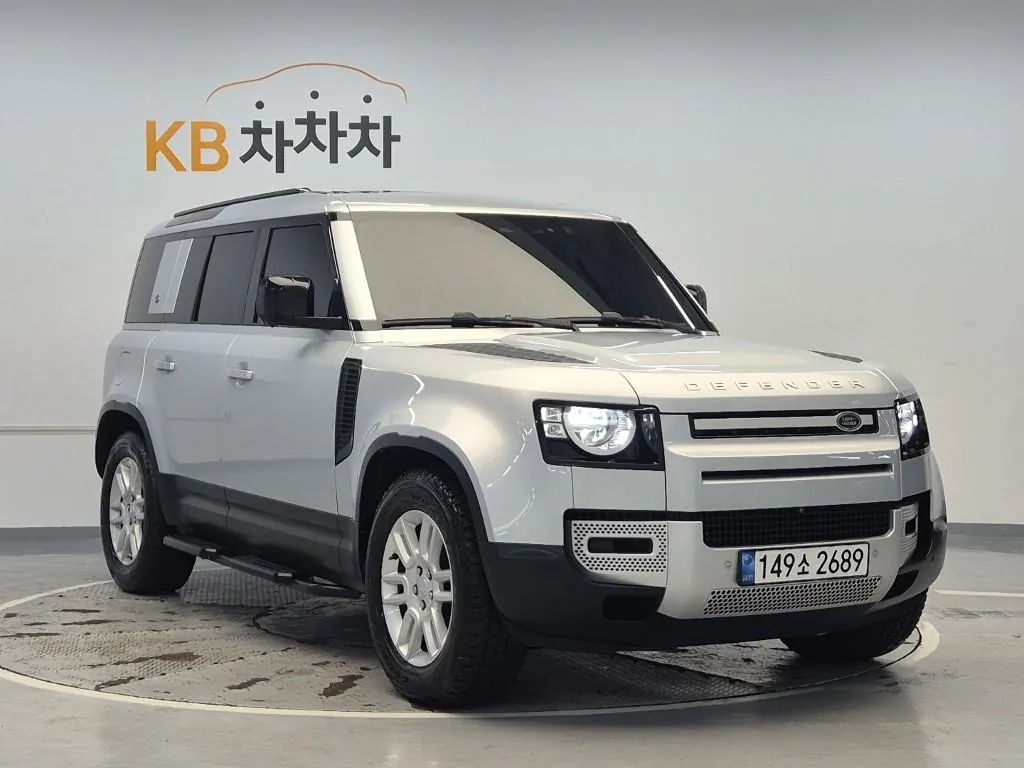 Land Rover Defender 2022 photo 4