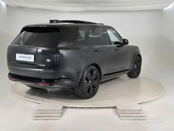 Land Rover Range Rover 2023 photo 2