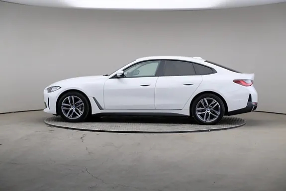 BMW I4 2022 photo 4