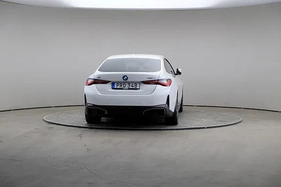 BMW I4 2022 photo 5