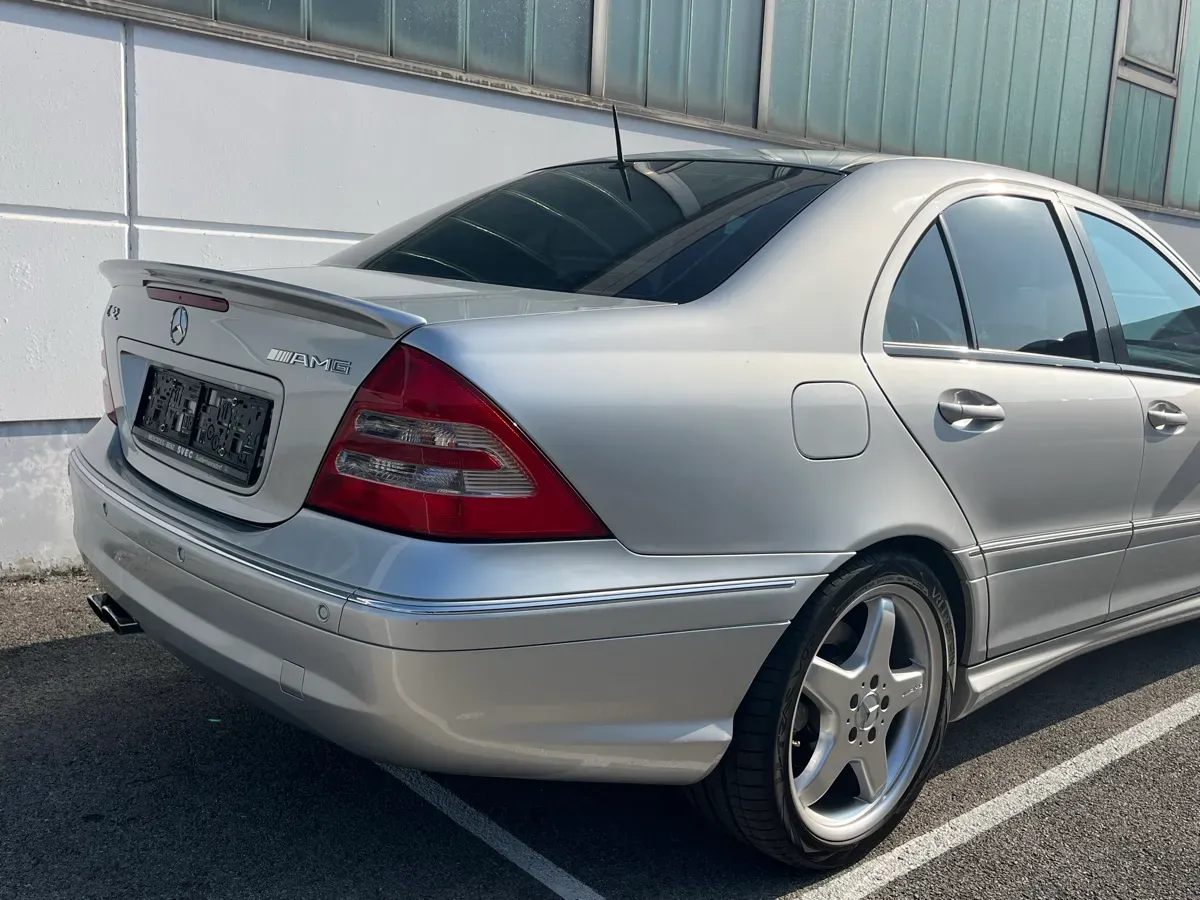 Mercedes-Benz C-Class 2003 photo 2