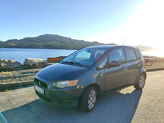 Mitsubishi Colt 2009 photo 2