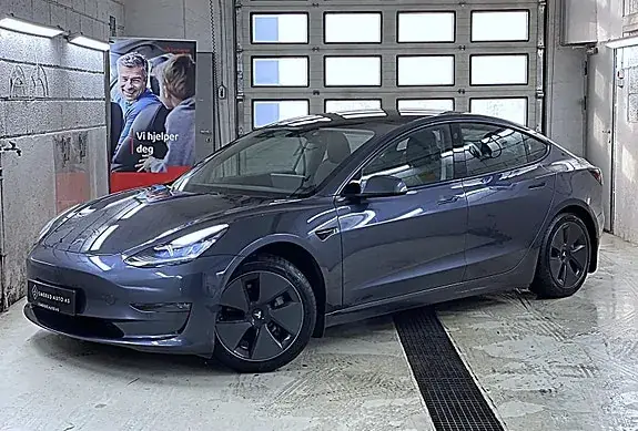 Tesla Model 3 2022 photo 3