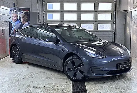 Tesla Model 3 2022 photo 2