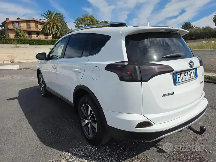 Toyota Rav4 2016 photo 3