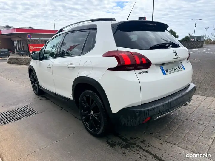 Peugeot 2008 2016 photo 3