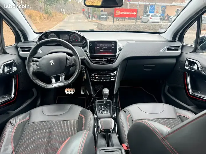 Peugeot 2008 2016 photo 2