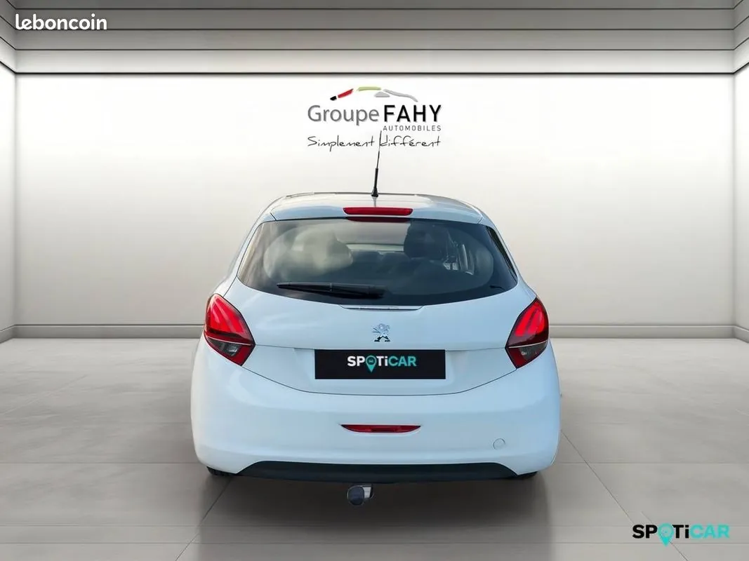Peugeot 208 2017 photo 4