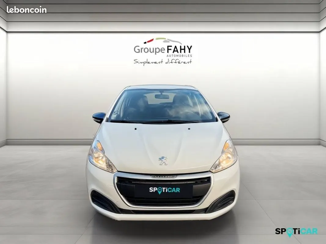 Peugeot 208 2017 photo 2