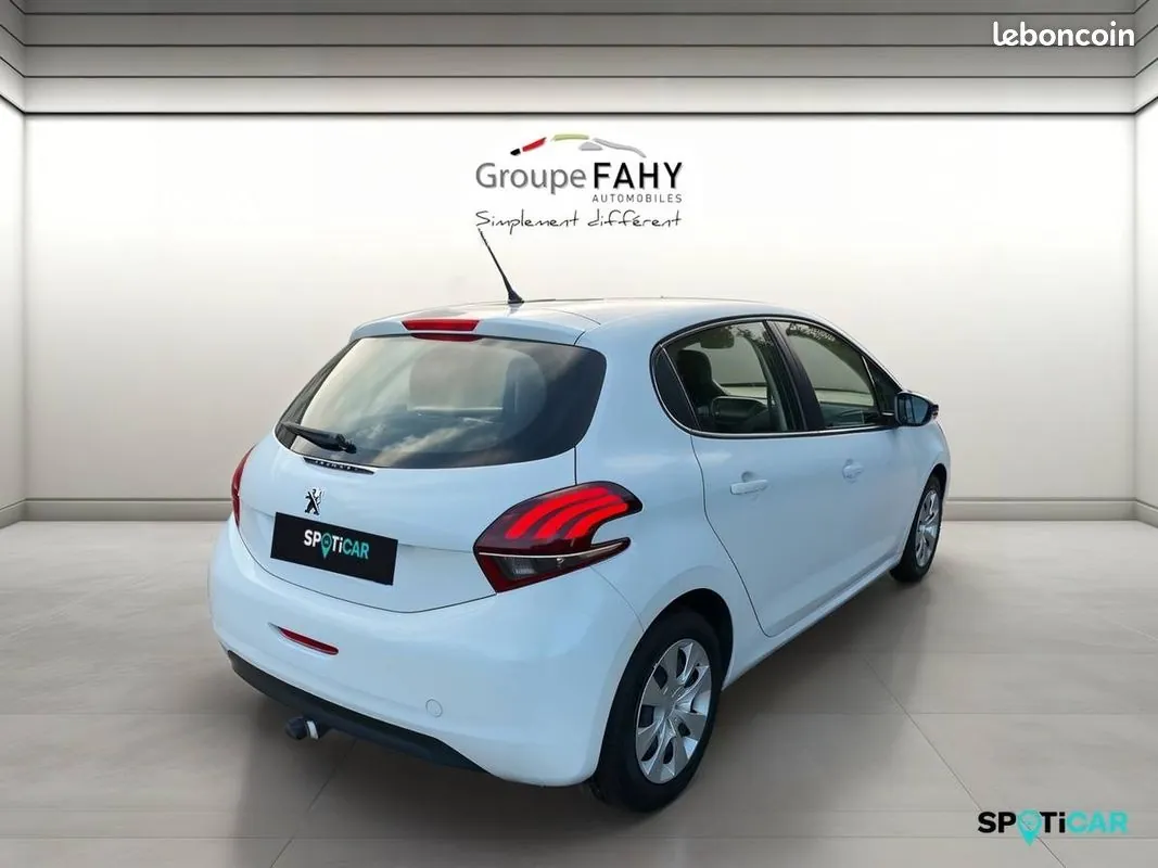 Peugeot 208 2017 photo 5