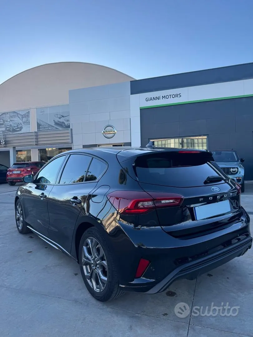 Ford Focus 2024 photo 3