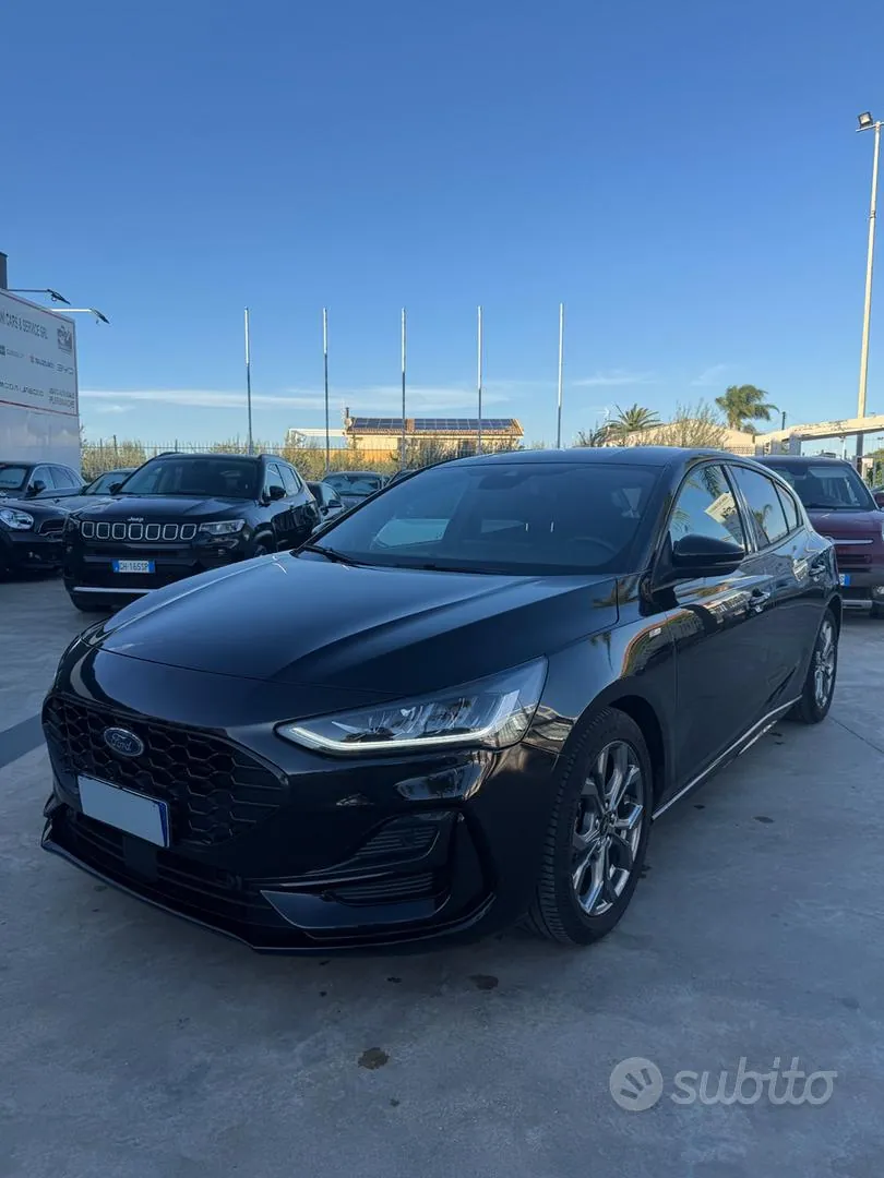 Ford Focus 2024 photo 2