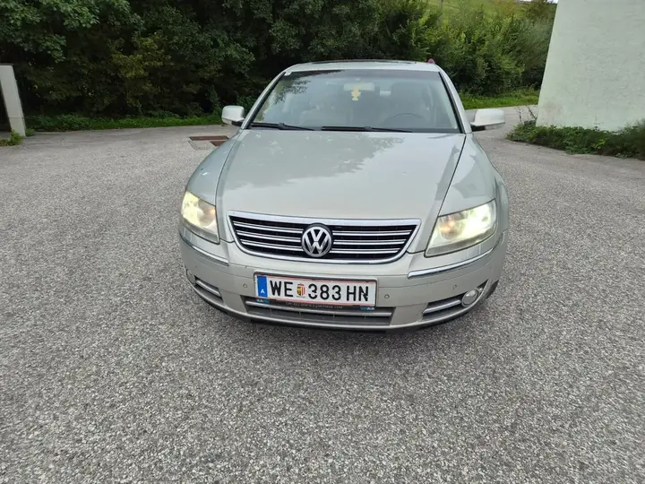 Volkswagen Phaeton 2009 photo 2