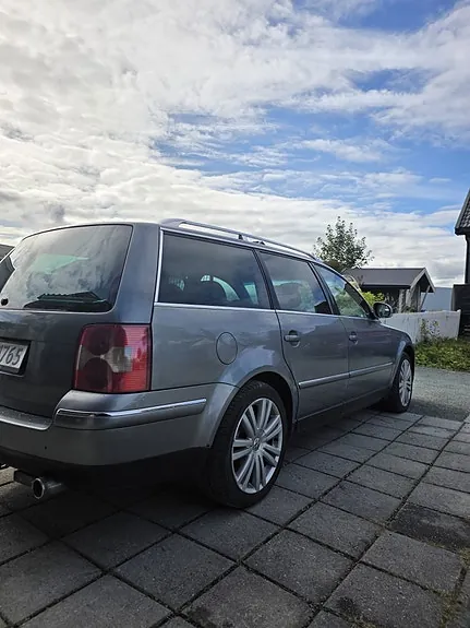 Volkswagen Passat 2004 photo 5