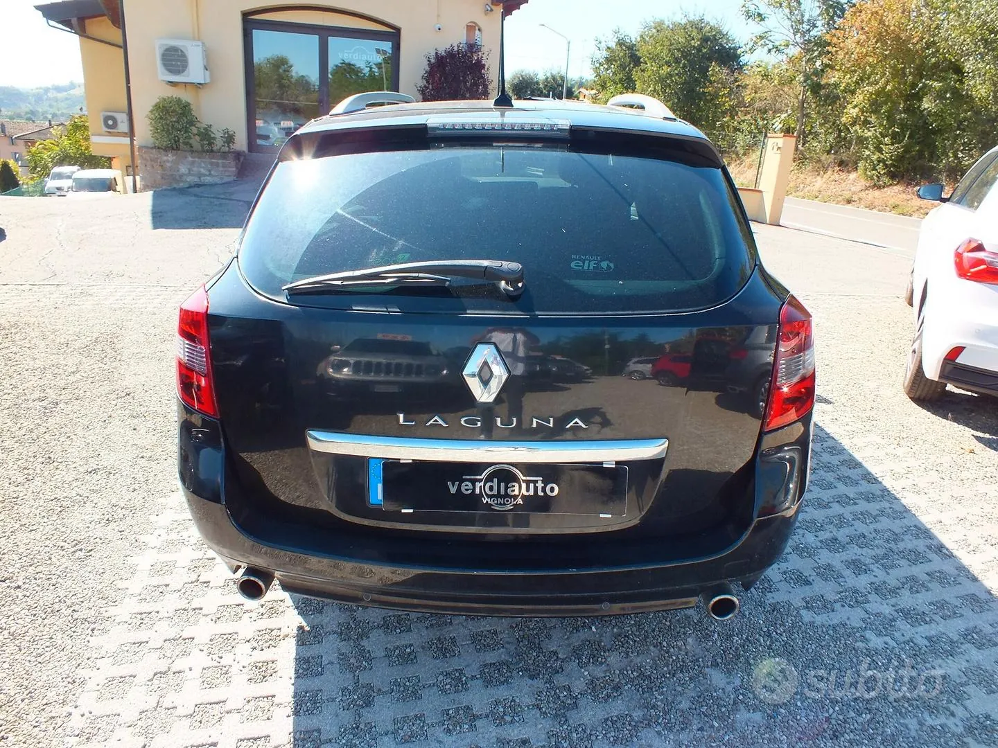 Renault Laguna 2011 photo 5