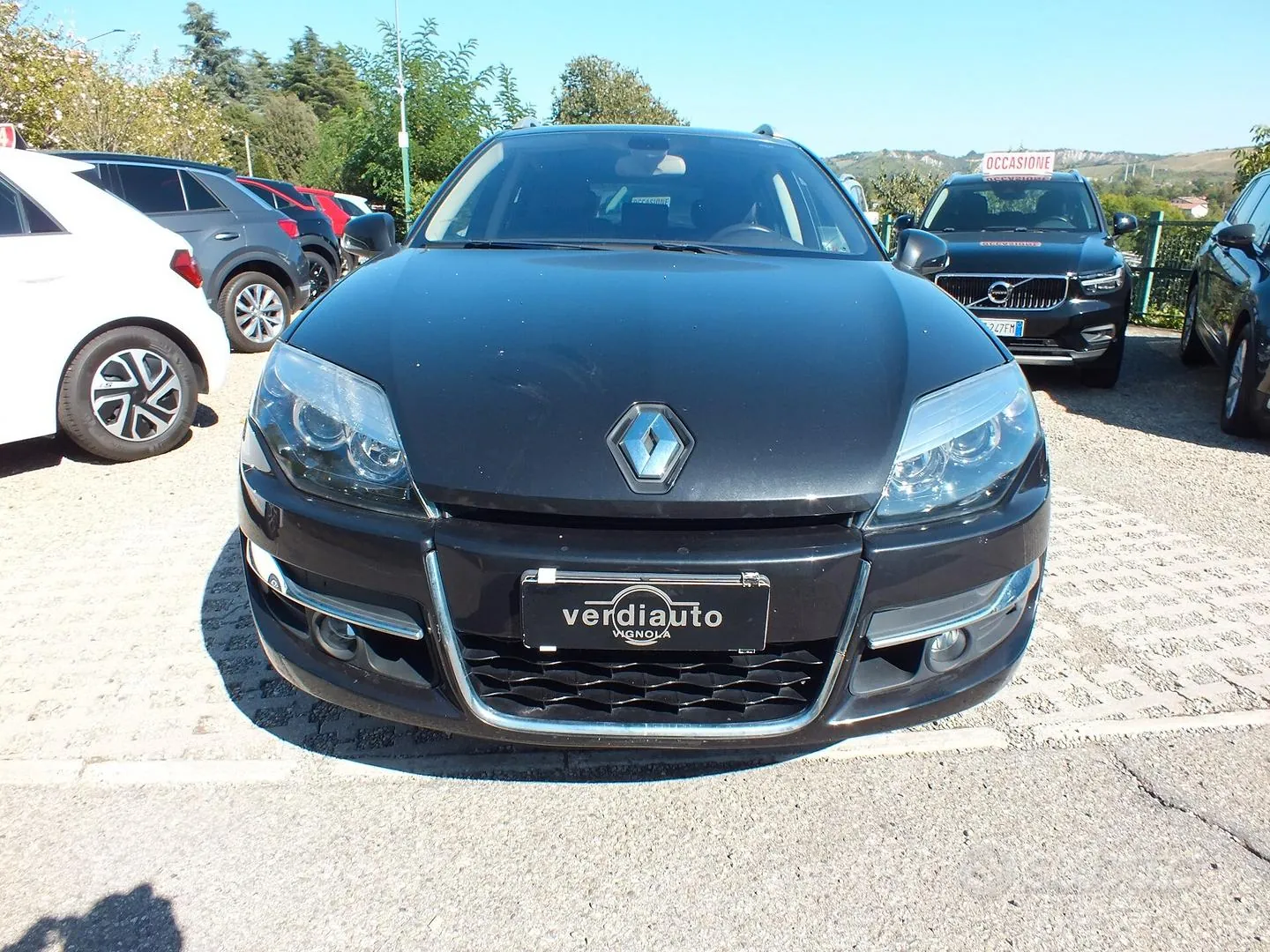 Renault Laguna 2011 photo 2