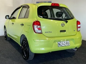 Nissan March 2012 photo 5