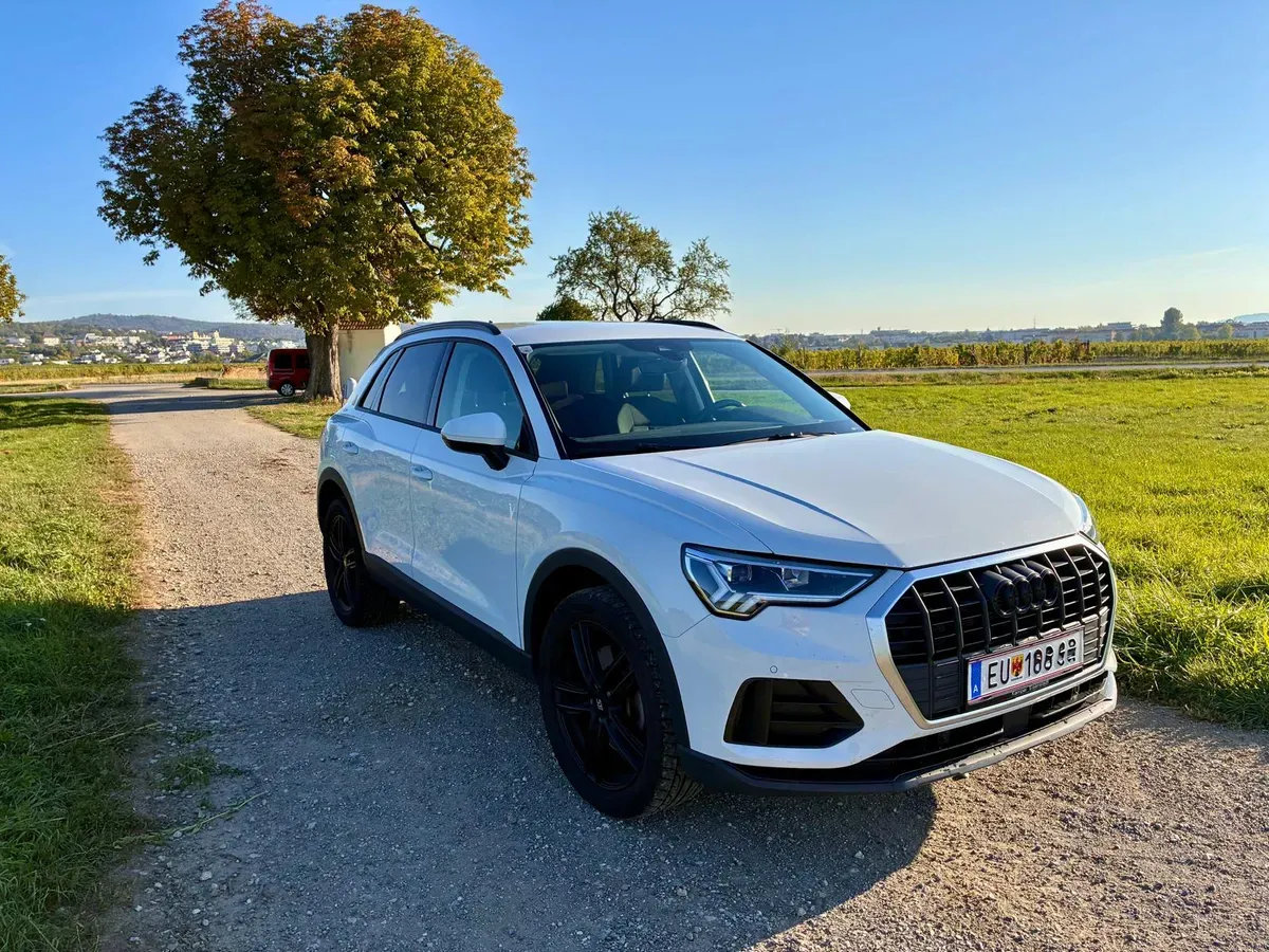 Audi Q3 2021 photo 2