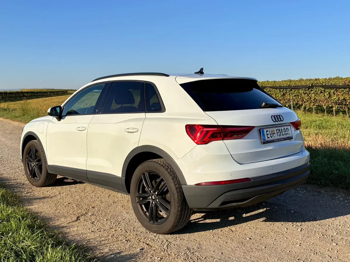 Audi Q3 2021 photo 3