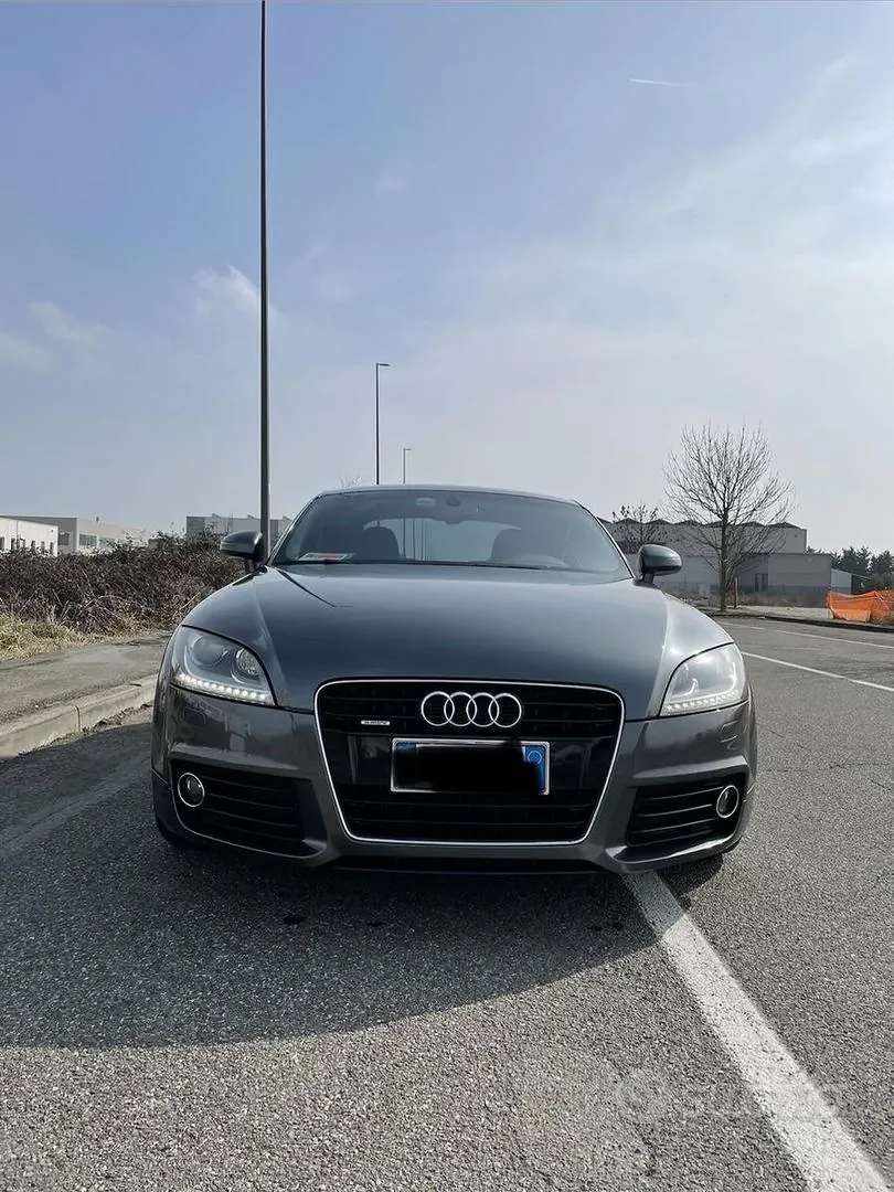 Audi Tt 2011 photo 2