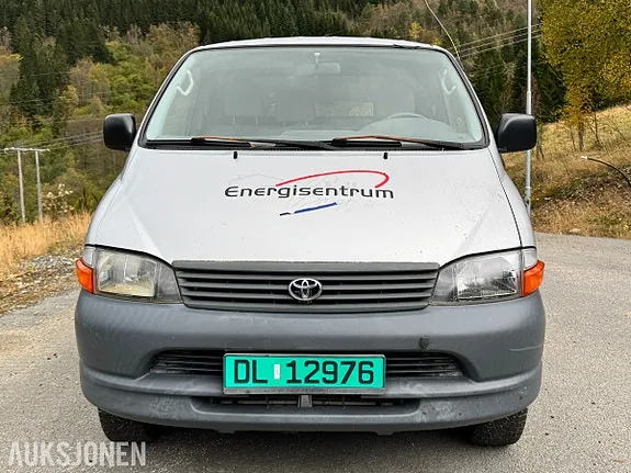 Toyota Hiace 2005 photo 2