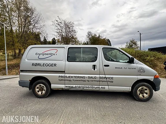 Toyota Hiace 2005 photo 4