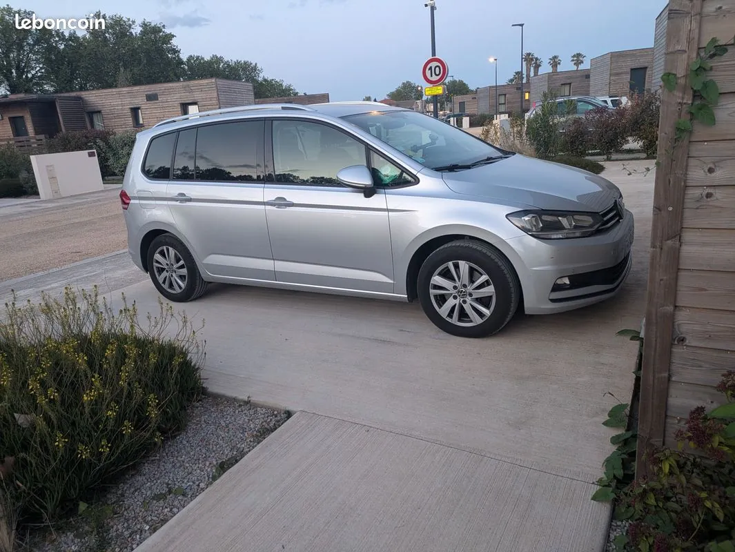 Volkswagen Touran 2021 photo 3