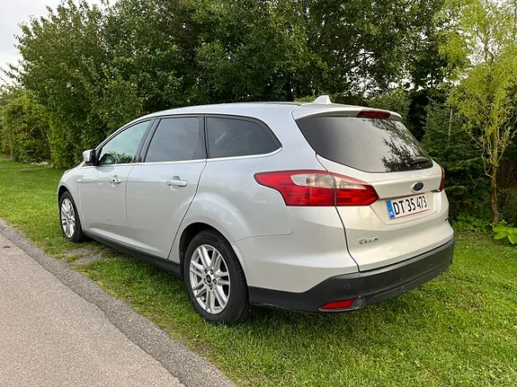 Ford Focus 2013 photo 2