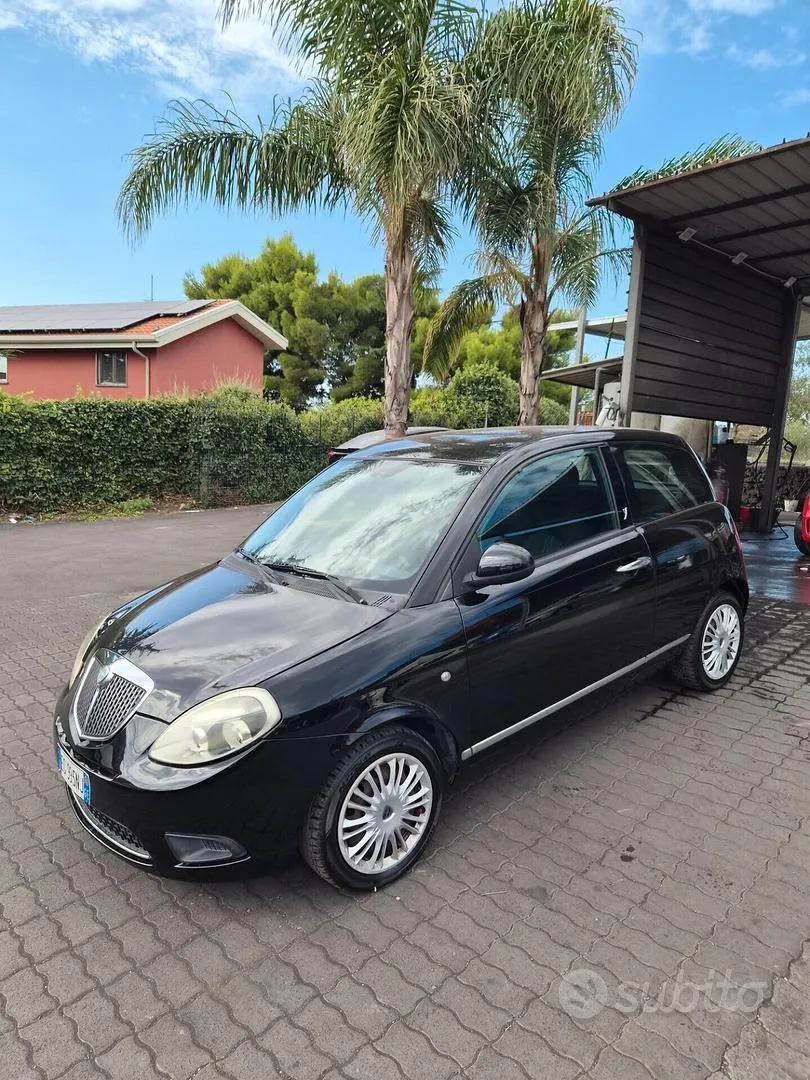 Lancia Ypsilon