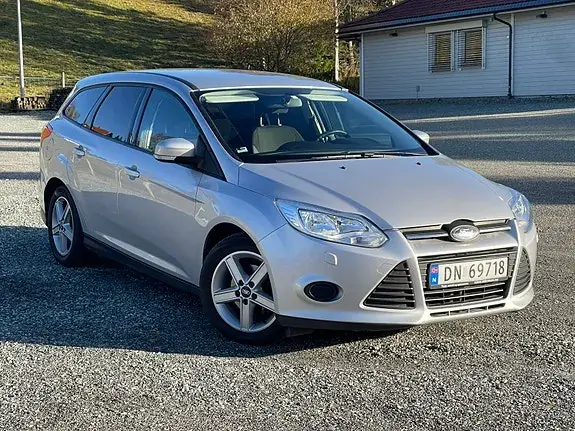 Ford Focus 2011 photo 3