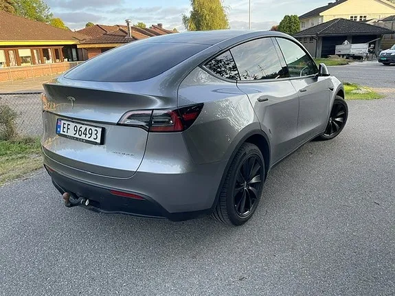 Tesla Model Y 2023 photo 5