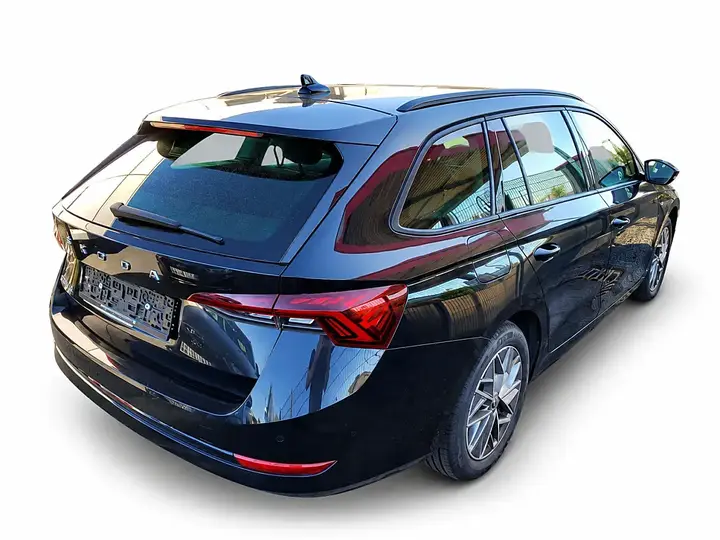 Skoda Octavia 2023 photo 3