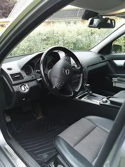 Mercedes-Benz C350 2011 photo 4