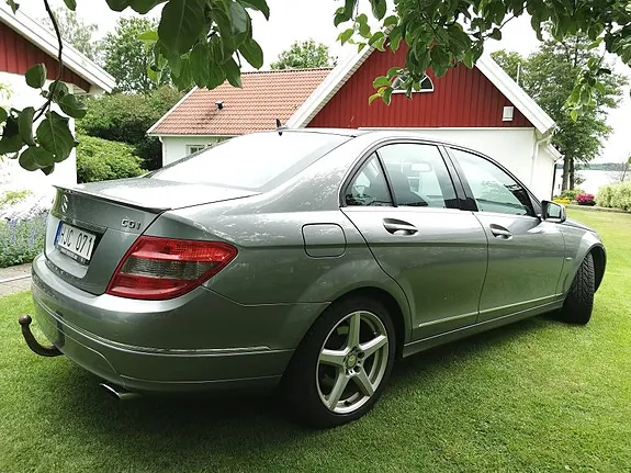 Mercedes-Benz C350 2011 photo 3