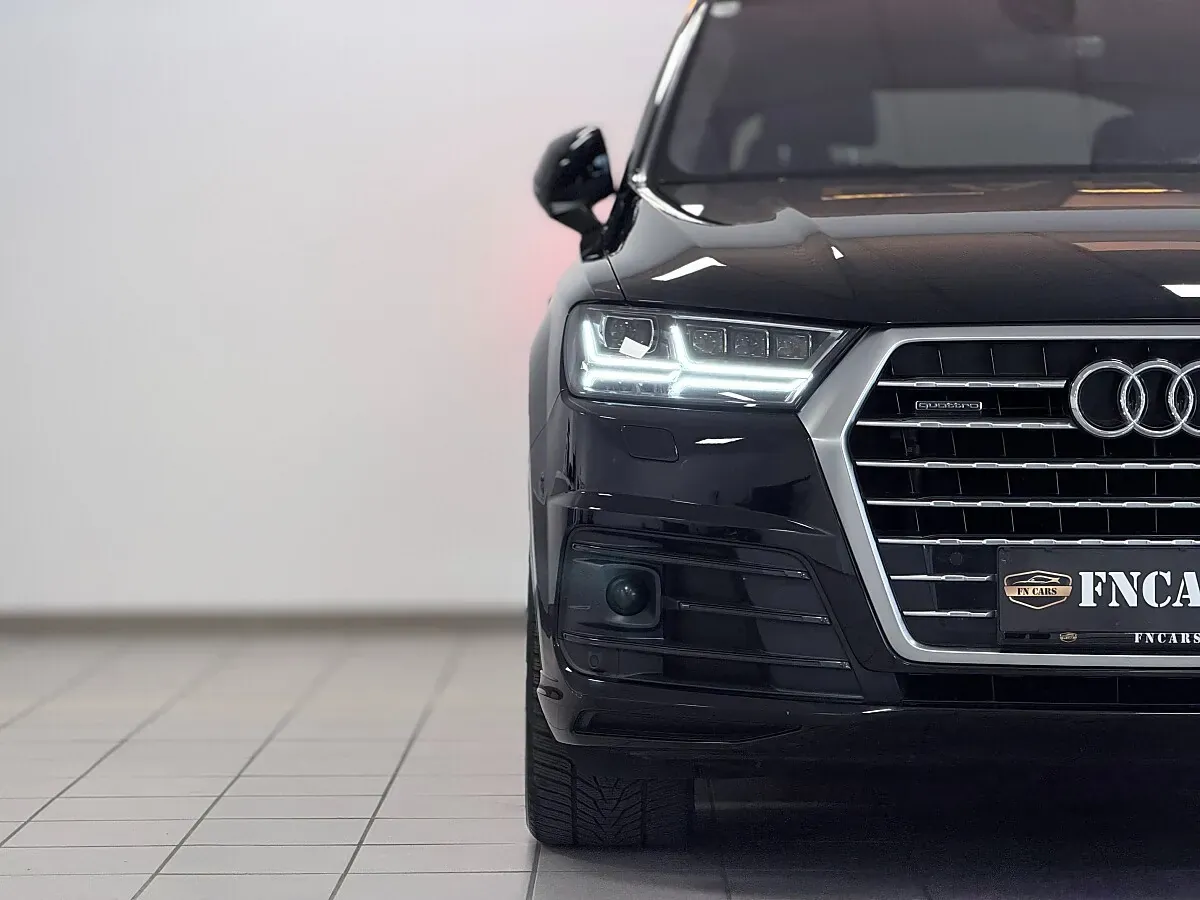 Audi Q7 2015 photo 2