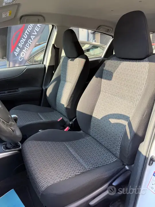 Toyota Yaris 2013 photo 5