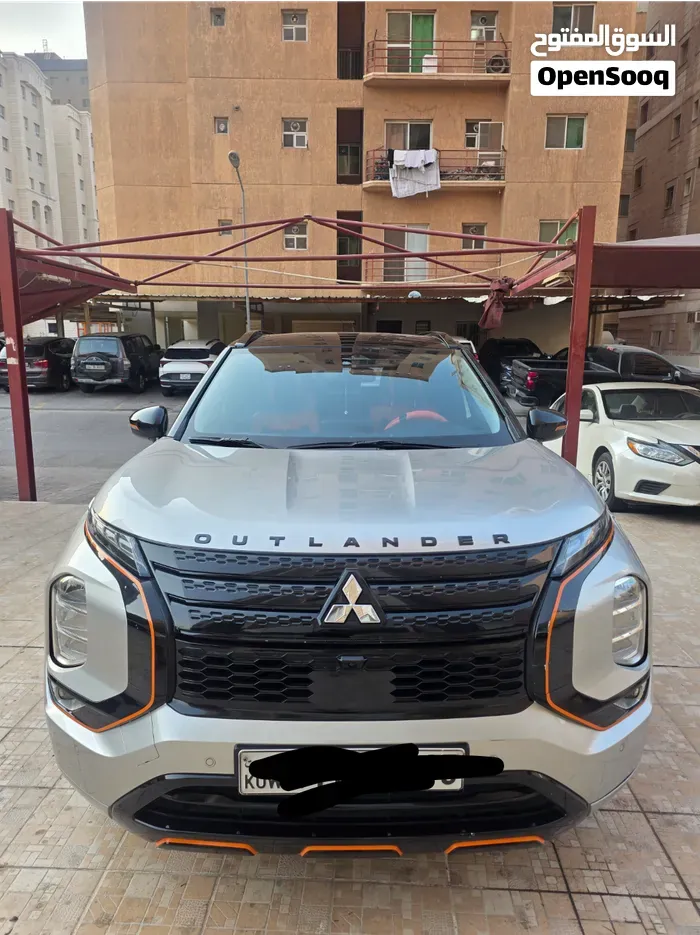 Mitsubishi Outlander 2023 photo 2