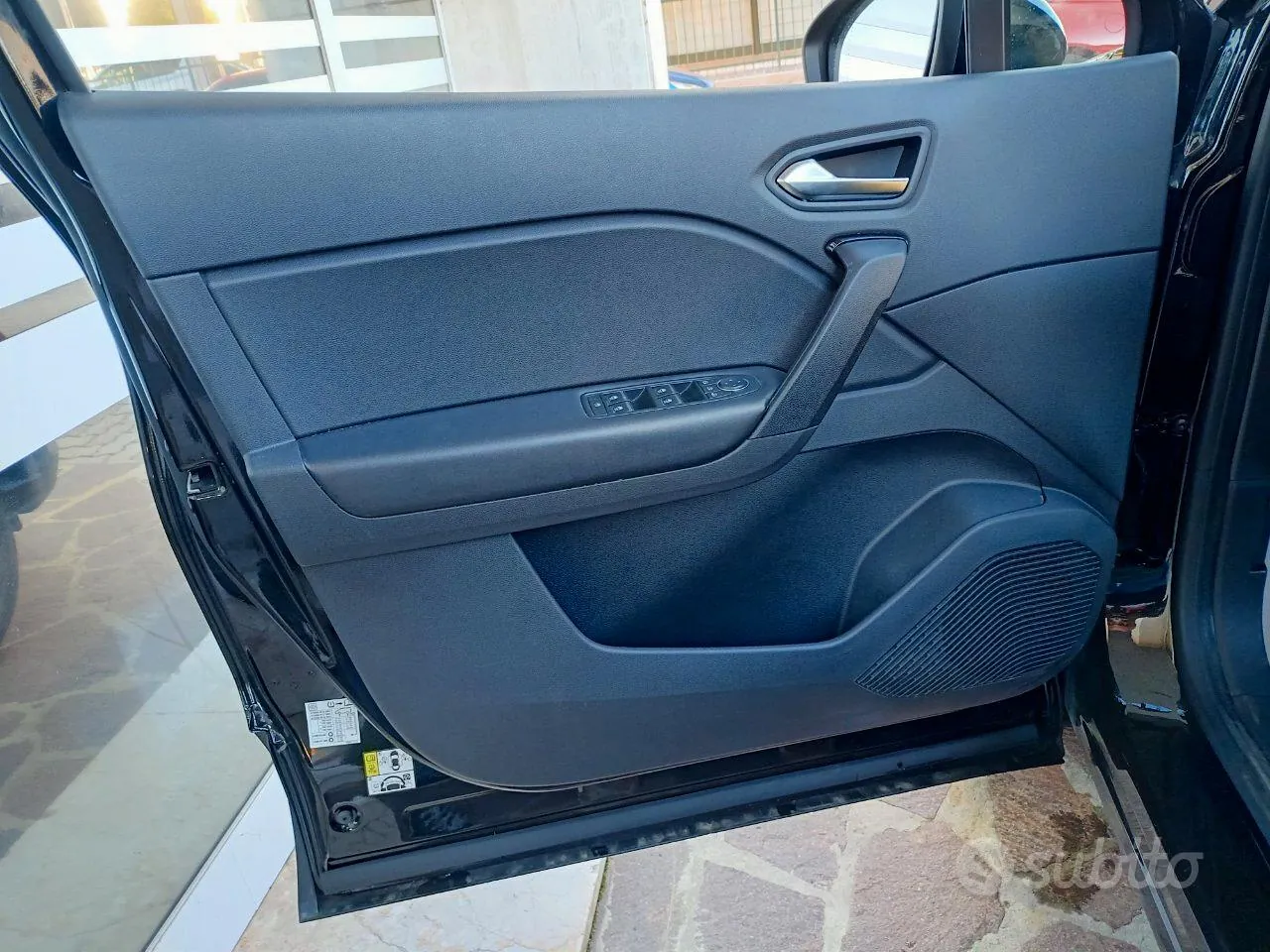 Renault Captur 2024 photo 4