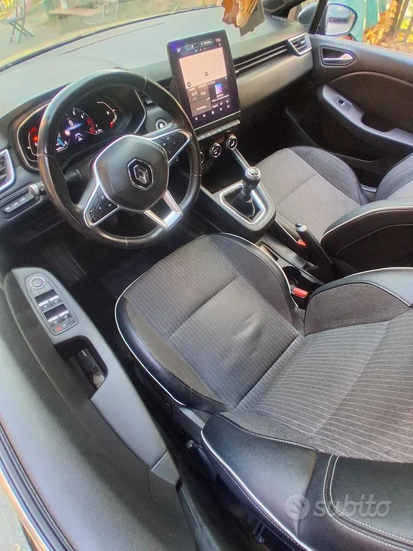 Renault Clio 2019 photo 2