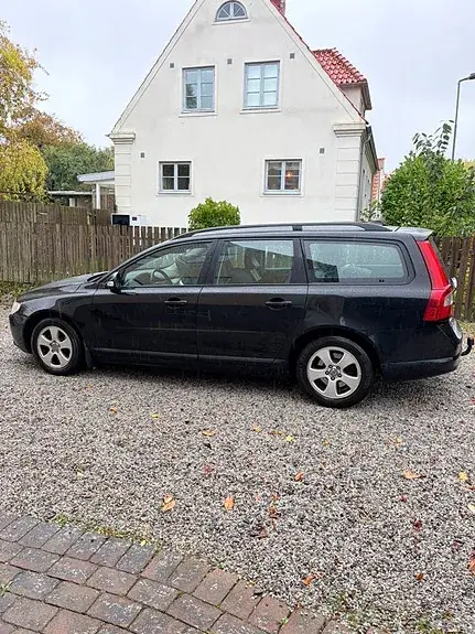 Volvo V70 2009 photo 2