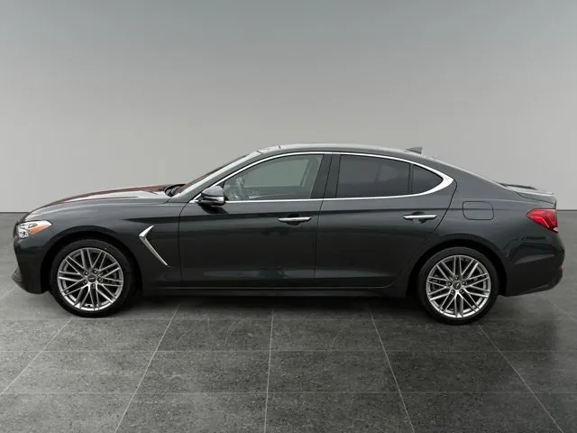 Genesis G70 2021 photo 2