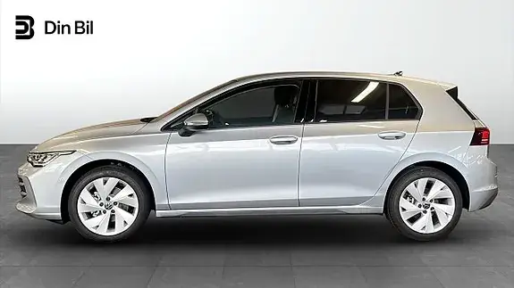 Volkswagen Golf I 2026 photo 2