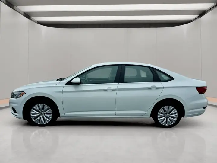 Volkswagen Jetta 2019 photo 2
