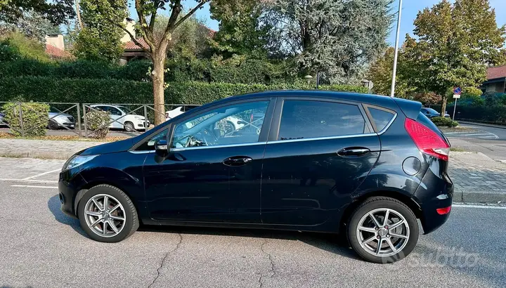 Ford Fiesta 2009 photo 4