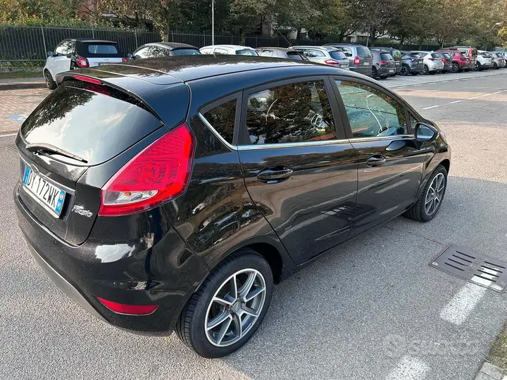 Ford Fiesta 2009 photo 3