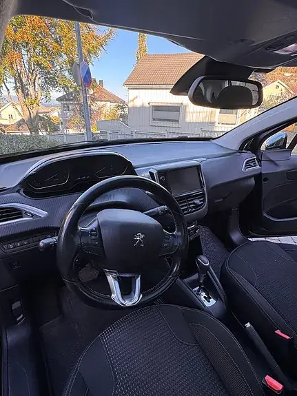 Peugeot 208 2017 photo 5