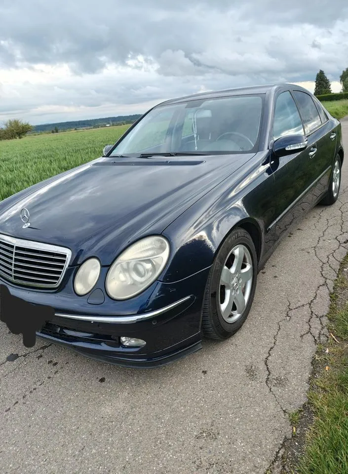 Mercedes-Benz E 240