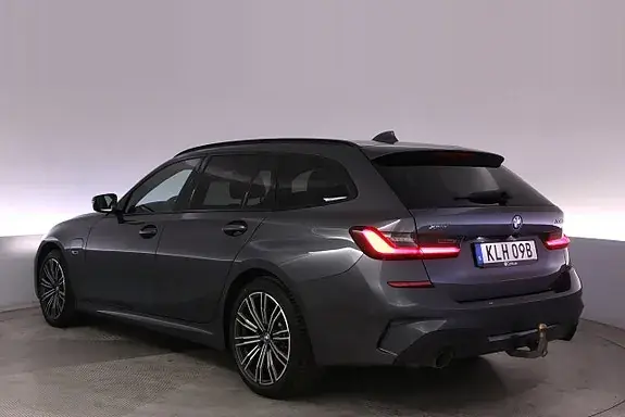 BMW 330E 2022 photo 4