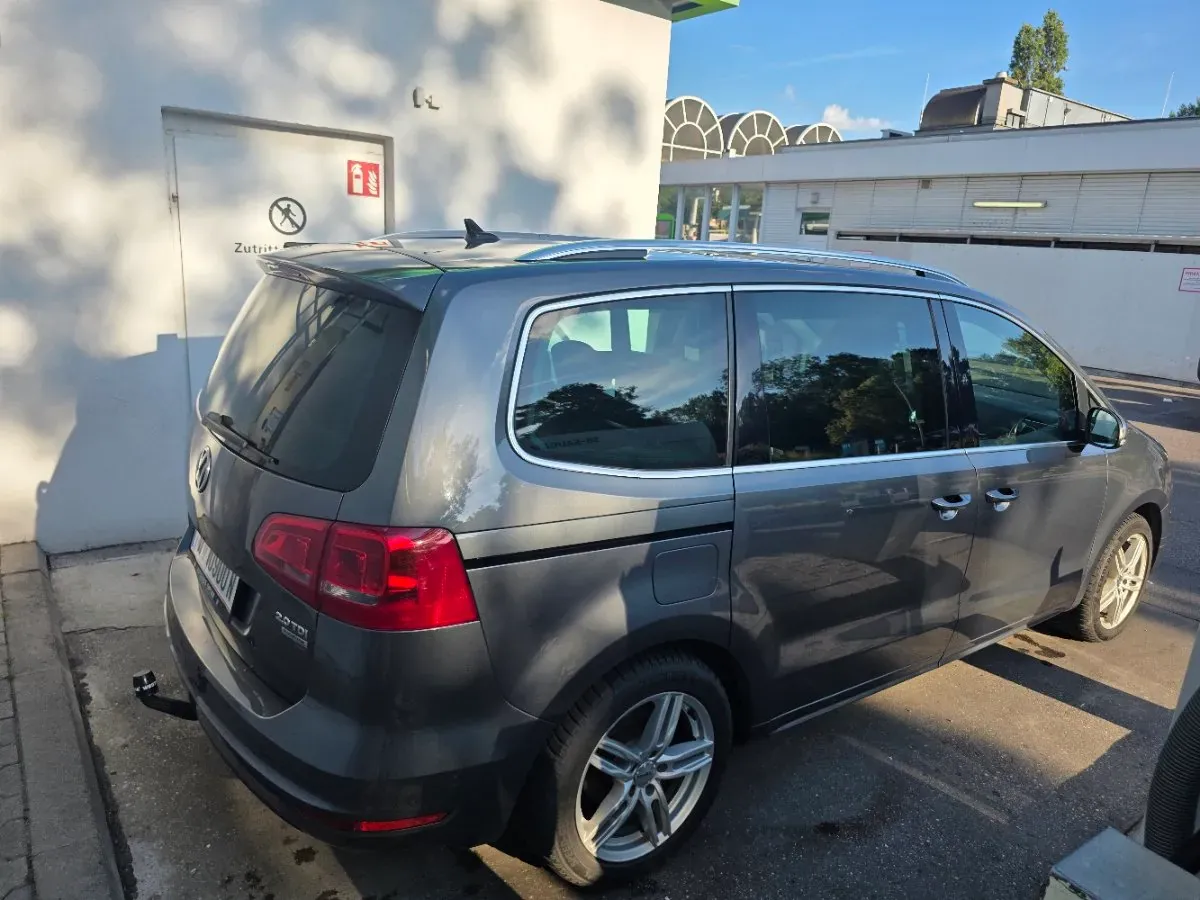 Volkswagen Sharan 2011 photo 3
