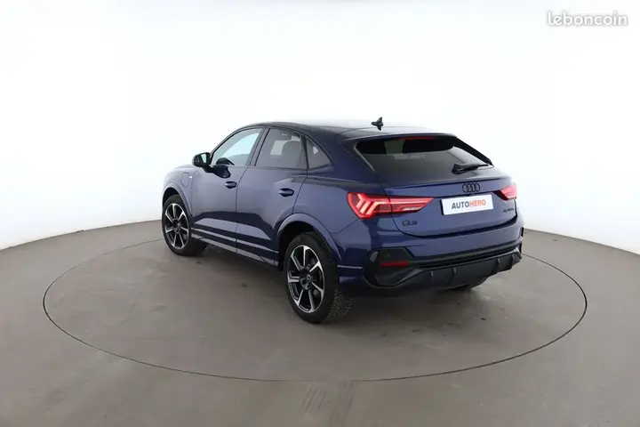 Audi Q3 2023 photo 2